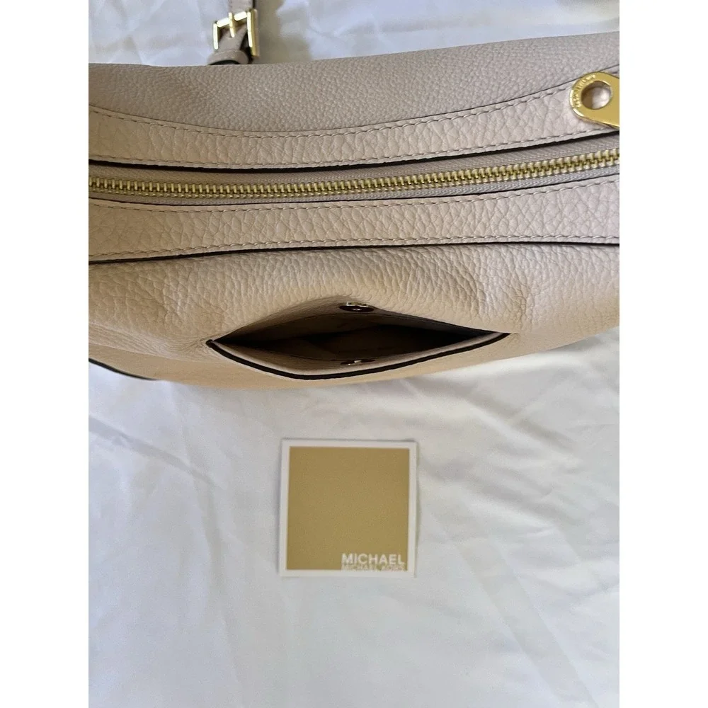 New Michael Kors Raven Medium Pebbled Leather Messenger Bag Light Pink Blush Hue